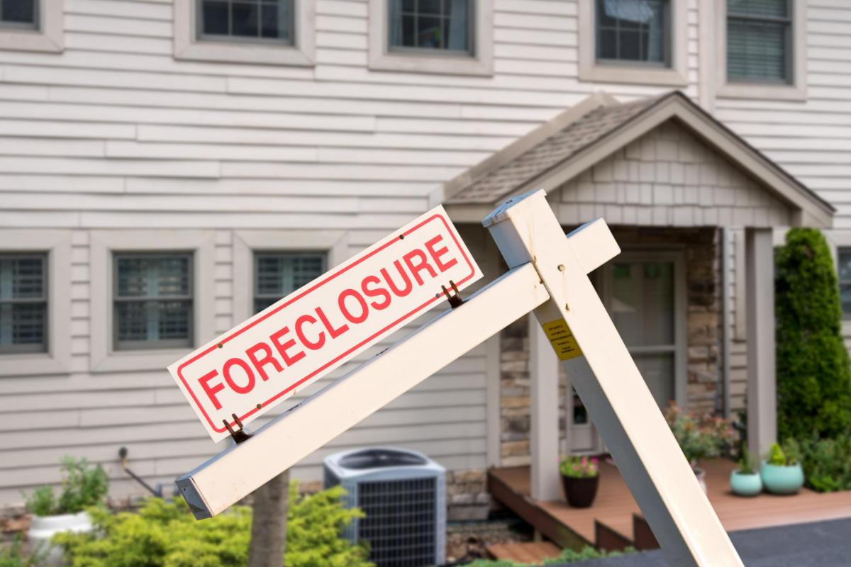 Why Your Law Firm Needs an Experienced Process Server for Foreclosure Matters